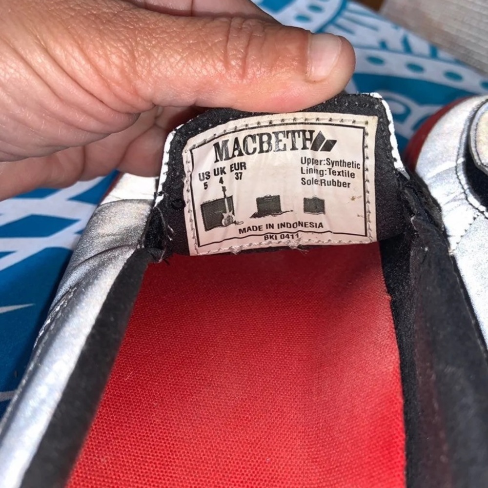 Devo Macbeth Limited Edition Silver Red Skater Sh… - image 3